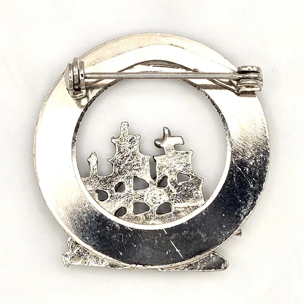 Silver Tone Round Full-Rigged‎ Clipper Ship Brooch Pin Nautical Maritime Vintage